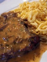 Rumpsteak Mit Pfifferlingen Und Spätzle